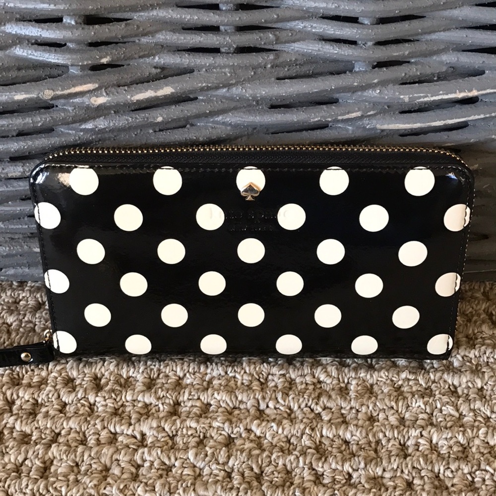 NWOT Kate Spade Polka Dot Zip Around Wallet - Picture 1 of 3